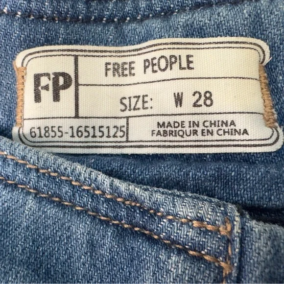 Free People Retro Inspired High Waist Ultra Wide Leg Raw Frayed Hem Jeans, 28 - Picture 5 of 7